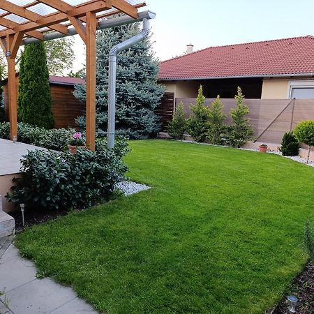 Budapest Airport Apartment Bagian luar foto