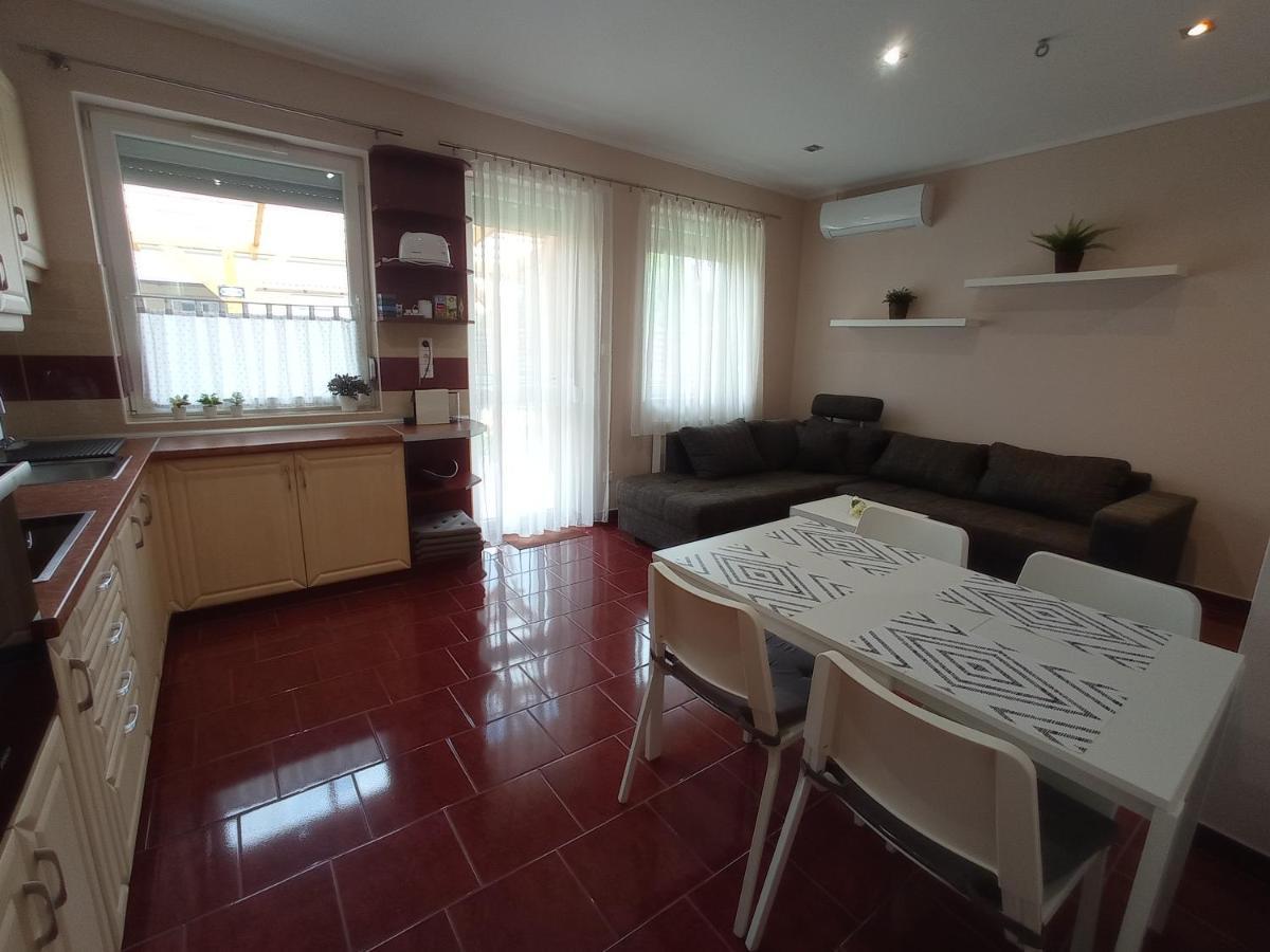 Budapest Airport Apartment Bagian luar foto