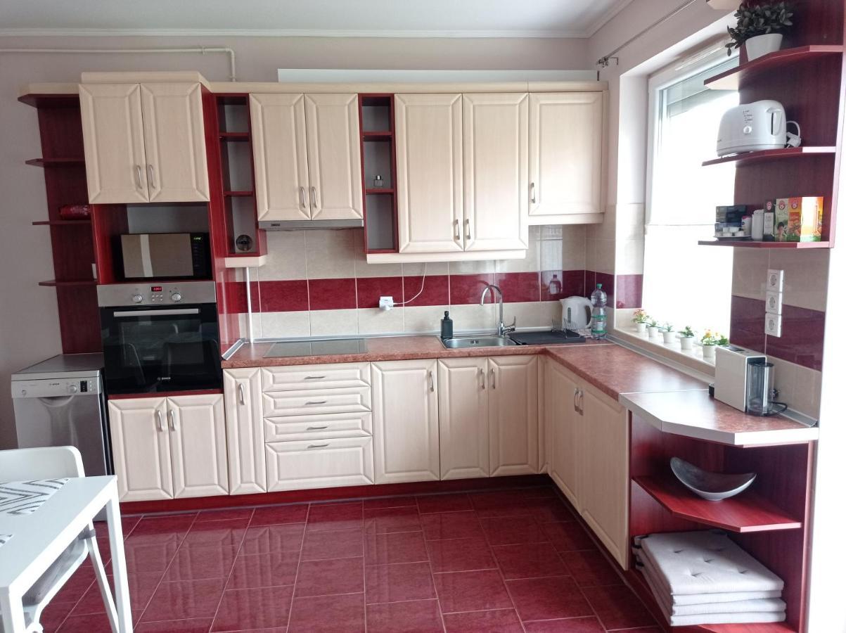 Budapest Airport Apartment Bagian luar foto