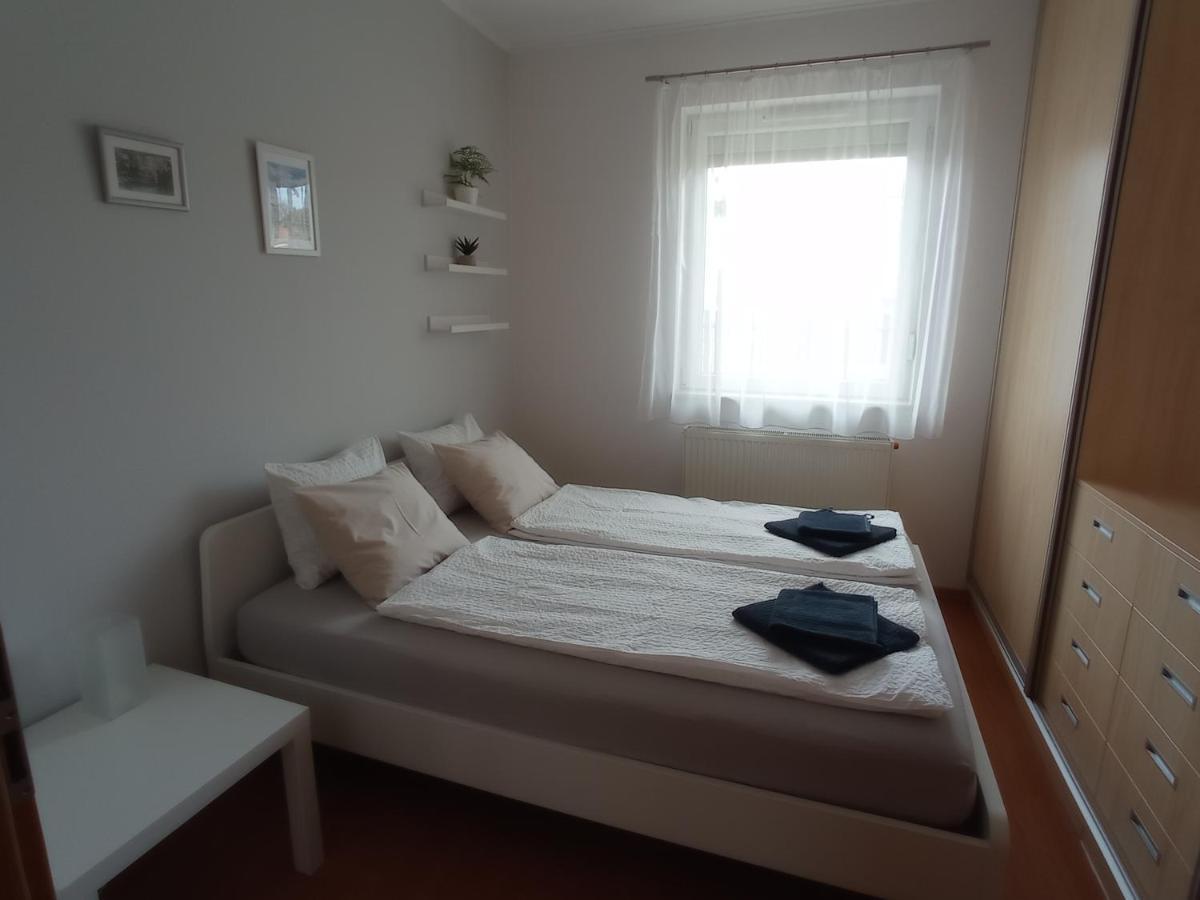Budapest Airport Apartment Bagian luar foto
