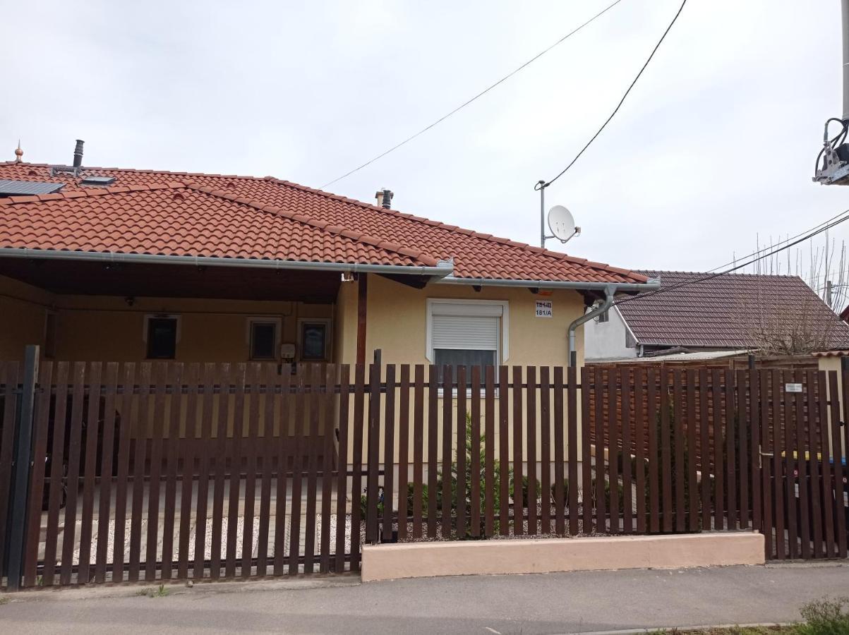 Budapest Airport Apartment Bagian luar foto