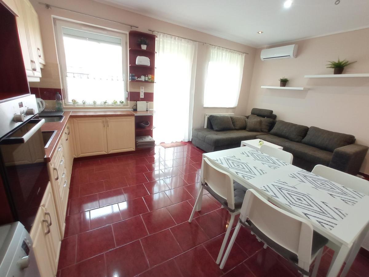 Budapest Airport Apartment Bagian luar foto