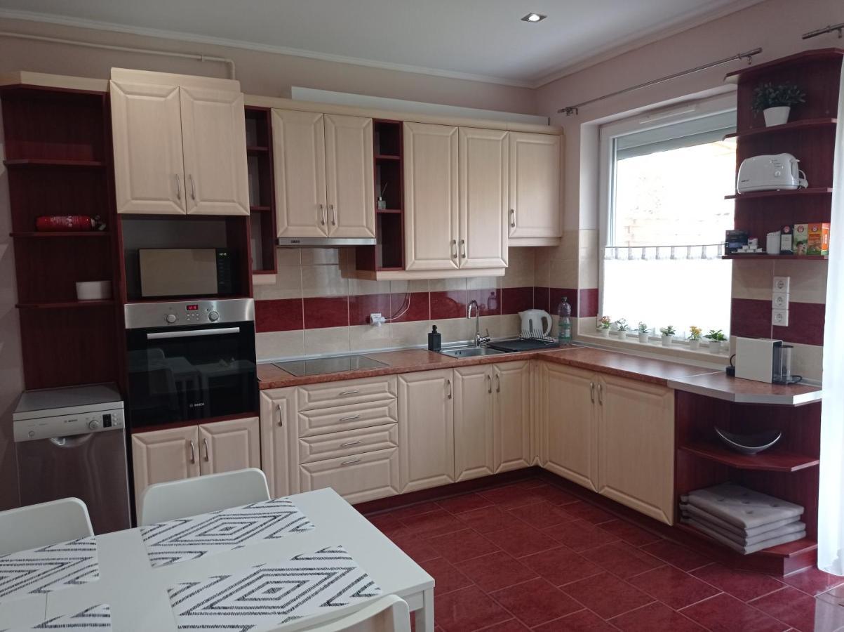 Budapest Airport Apartment Bagian luar foto